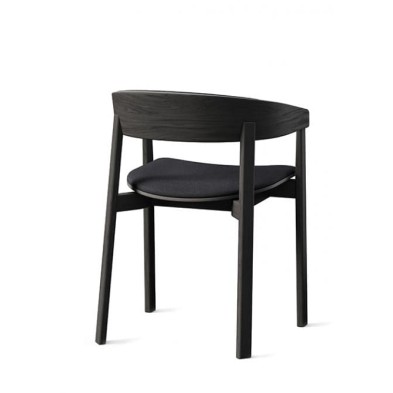 Sillón Nord Haya con asiento y respaldo tapizado