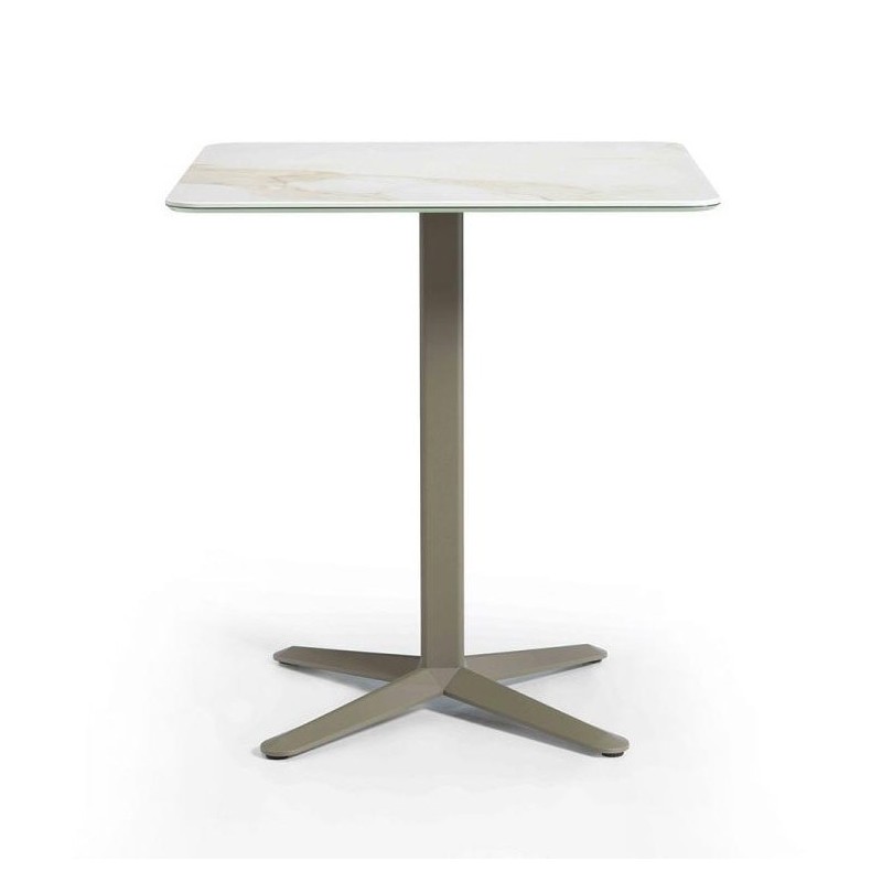 alt= Mesa Arket Porcelana
